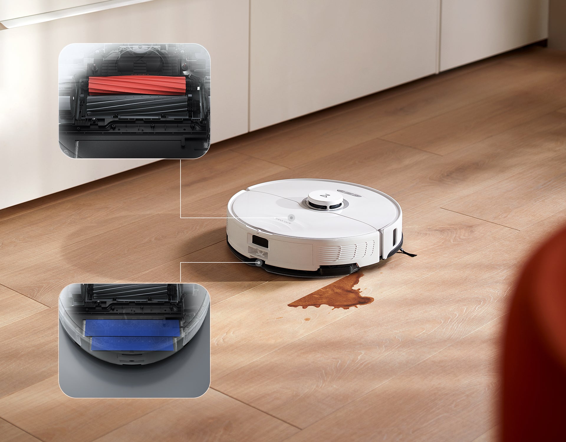Un aspirateur robot Roborock nettoyant une tache sur le sol, avec un gros plan sur certaines sections de l'appareil. Un aspirateur robot Roborock nettoyant une tache sur le sol, avec un gros plan sur certaines sections de l'appareil.